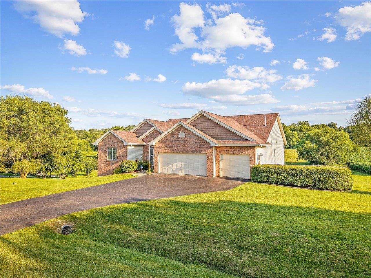7227 Hawthorne Ridge Roscoe, IL 61073 - Photo 4 of 56 Gallery Image 4