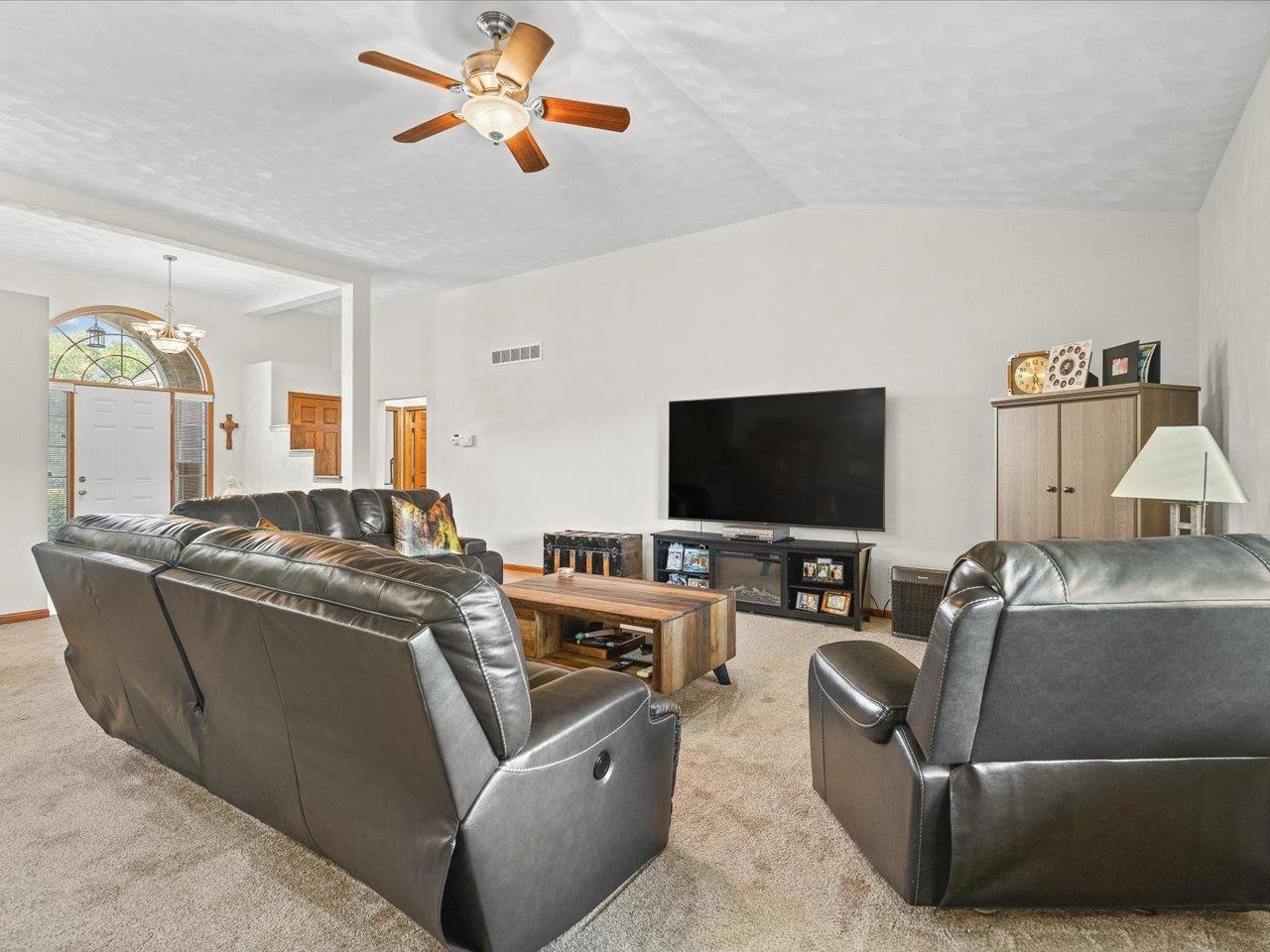 7227 Hawthorne Ridge Roscoe, IL 61073 - Photo 9 of 56 Gallery Image 9