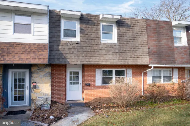 $245,000 | 1141 West Aaron Drive, Unit D, State College, PA 16803