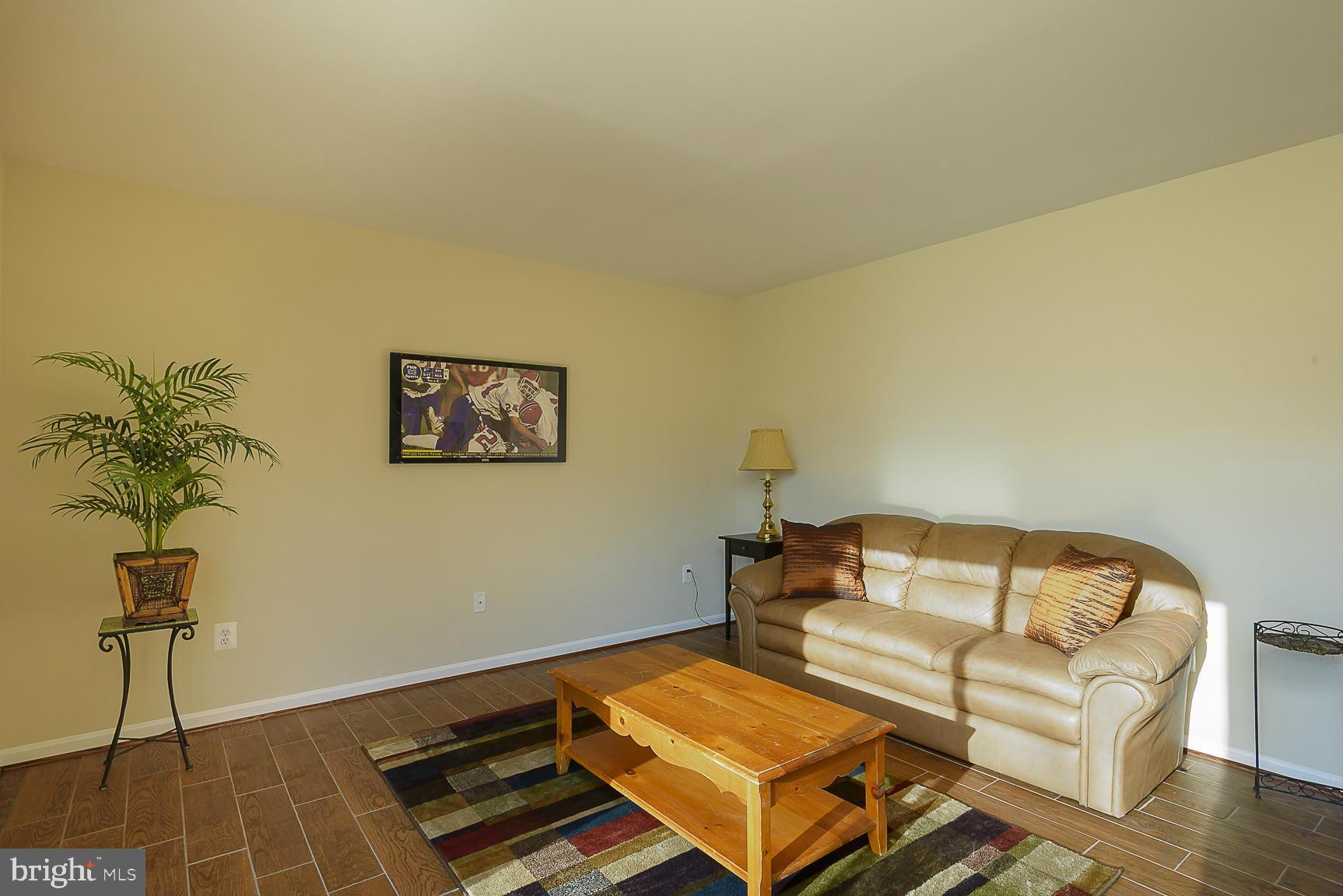 1442 Shesley Road Edgewater, MD 21037 - Photo 11 of 29 Family Room