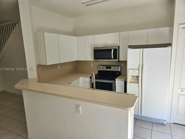 $2,700 | 8846 West Flagler Street, Unit 2, Miami, FL 33174