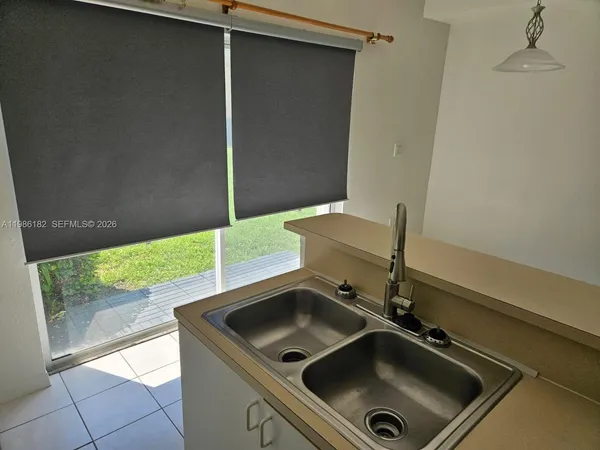 $2,700 | 8846 West Flagler Street, Unit 2, Miami, FL 33174