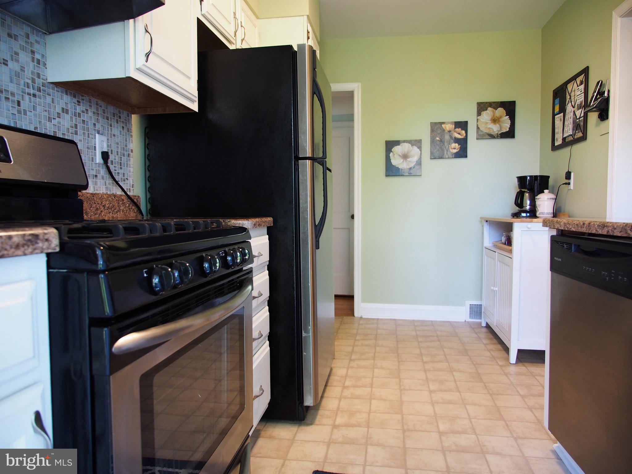 8161 Pleasant Plains Road Baltimore, MD 21286 - Photo 17 of 52 Kitchen