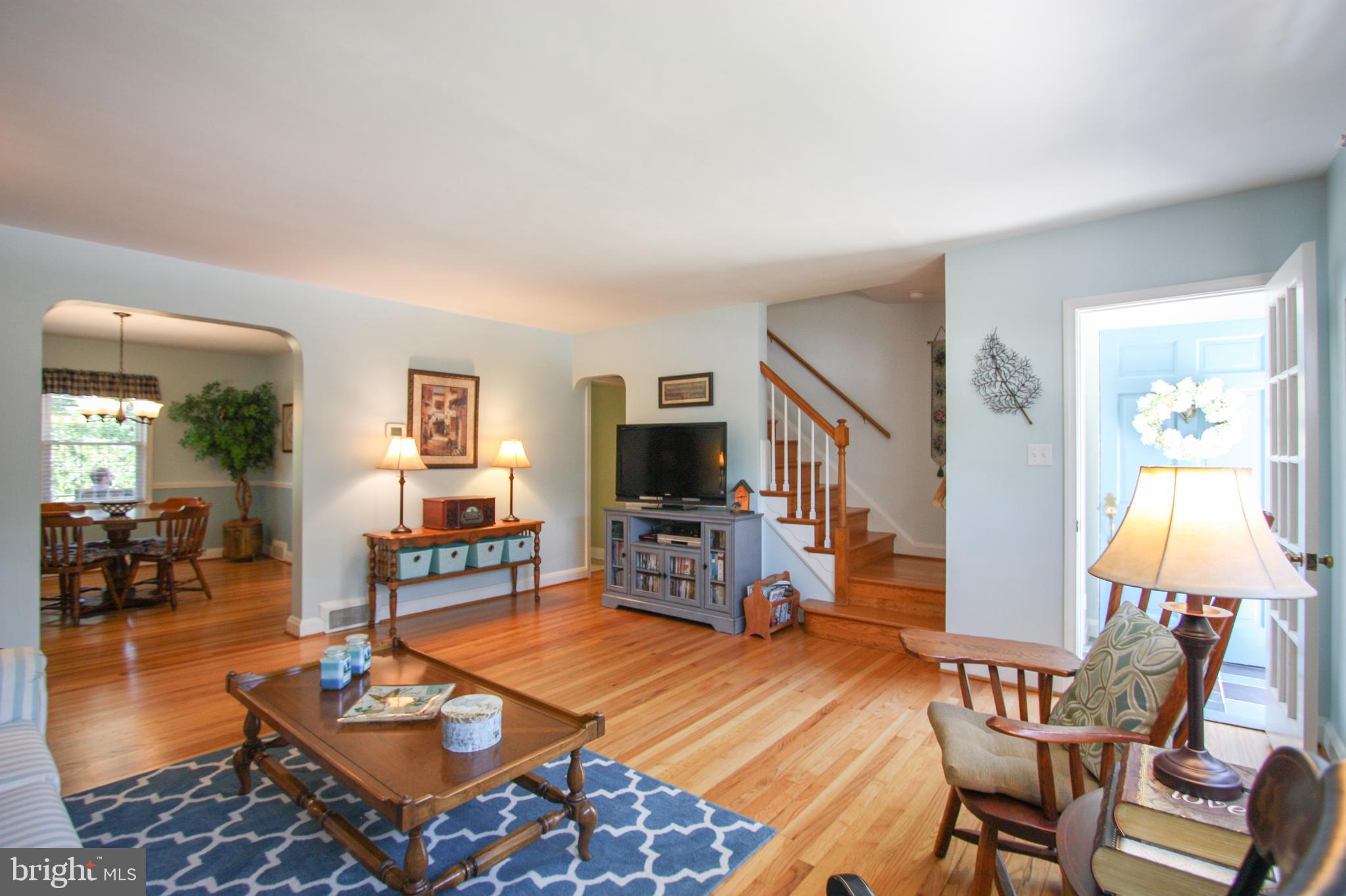 8161 Pleasant Plains Road Baltimore, MD 21286 - Photo 7 of 52 Living Room