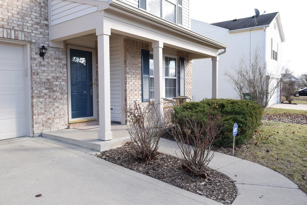 929 Needle Ridge Lane Brownsburg, IN 46112 - Photo 2 of 24 Gallery Image 2