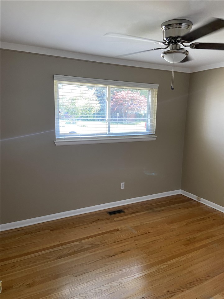18631 Bittersweet Road Fraser, MI 48026 - Photo 21 of 27 50044211-20.JPG