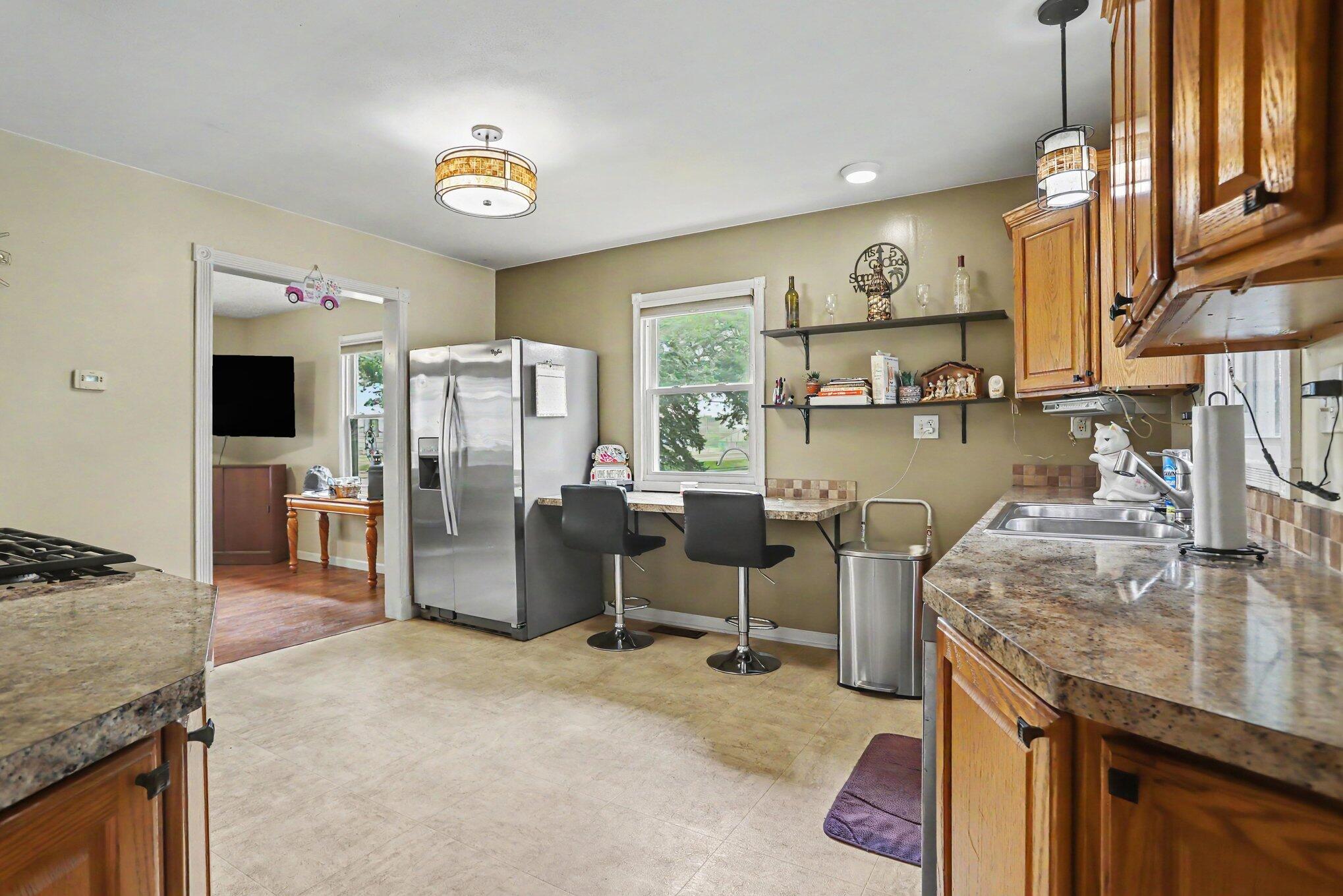 900 Jefferson Street Three Rivers, MI 49093 - Photo 4 of 25 005_file_5652