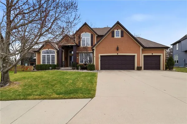 $525,000 | 225 Northeast Misty Meadow Drive, Lee's Summit, MO 64064