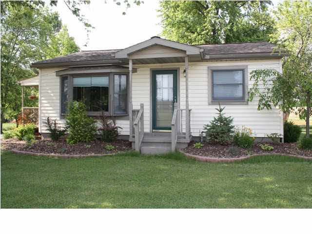 2122 West Kelly Road Boonville, IN 47601 - Photo 1 of 17