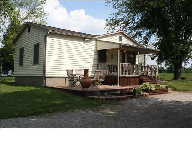 2122 West Kelly Road Boonville, IN 47601 - Photo 7 of 17