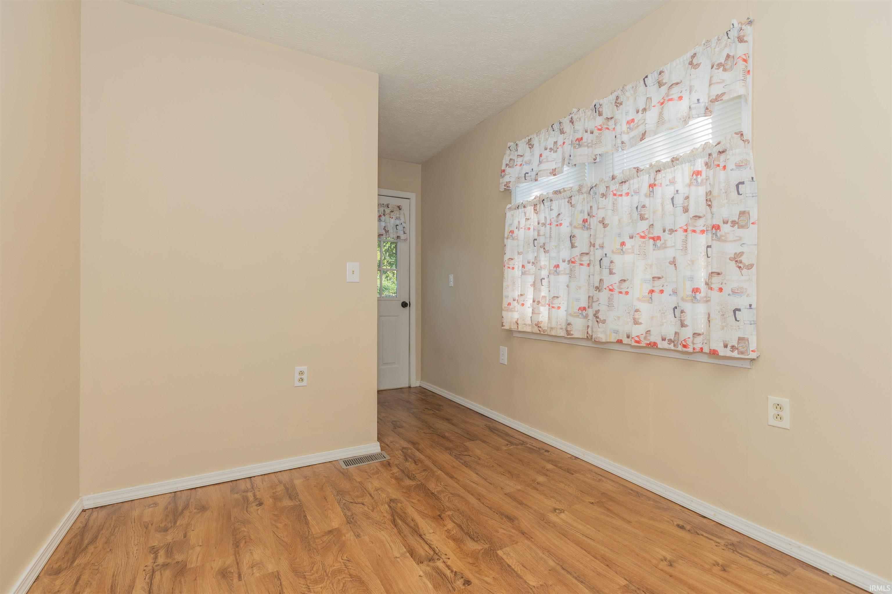 1112 St George Road Evansville, IN 47711 - Photo 10 of 31 Gallery Image 10
