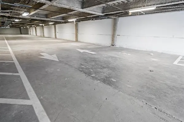 $2,850 | 43-45 West 32nd Street, Unit 406, Bayonne, NJ 07002