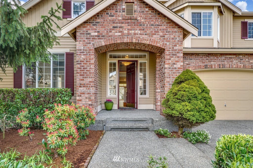 3620 209th Place Southeast Bothell, WA 98021 - Photo 2 of 31 front view of a house