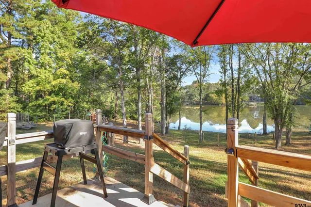 a view of an outdoor space with seating area