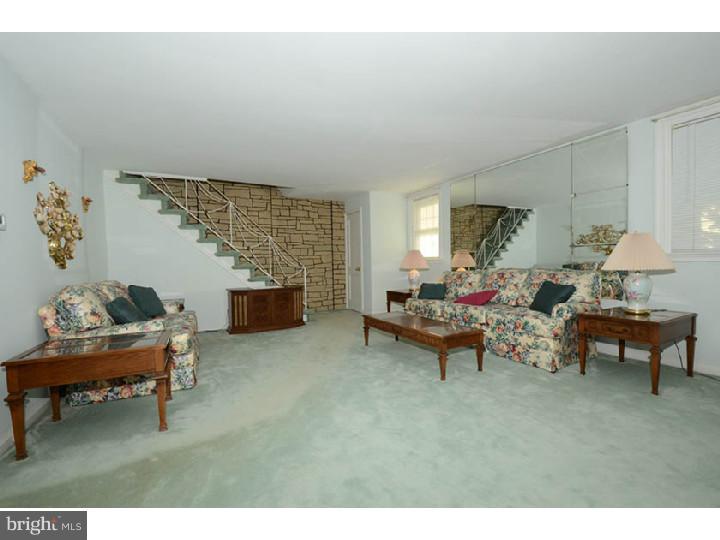 2628 Wendy Road Havertown, PA 19083 - Photo 3 of 25 Living Room