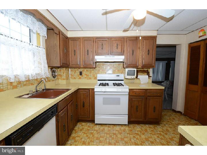 2628 Wendy Road Havertown, PA 19083 - Photo 8 of 25 Kitchen