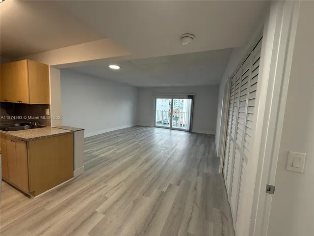 $2,120 | 3626 Northeast 168th Street, Unit 404, North Miami Beach, FL 33160