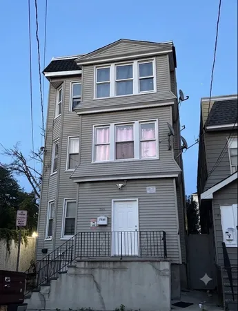 $2,500 | 764 South 16th Street, Unit 3, Newark, NJ 07103