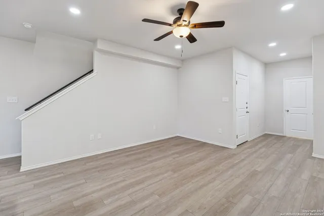 $1,395 | 7356 Misty Ridge Drive, Unit 13, Converse, TX 78109