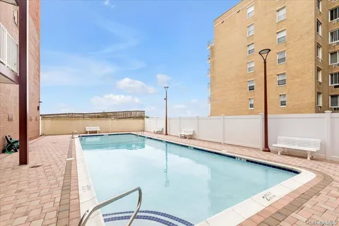 $899,000 | 666 Shore Road, Unit 6M, Long Beach, NY 11561