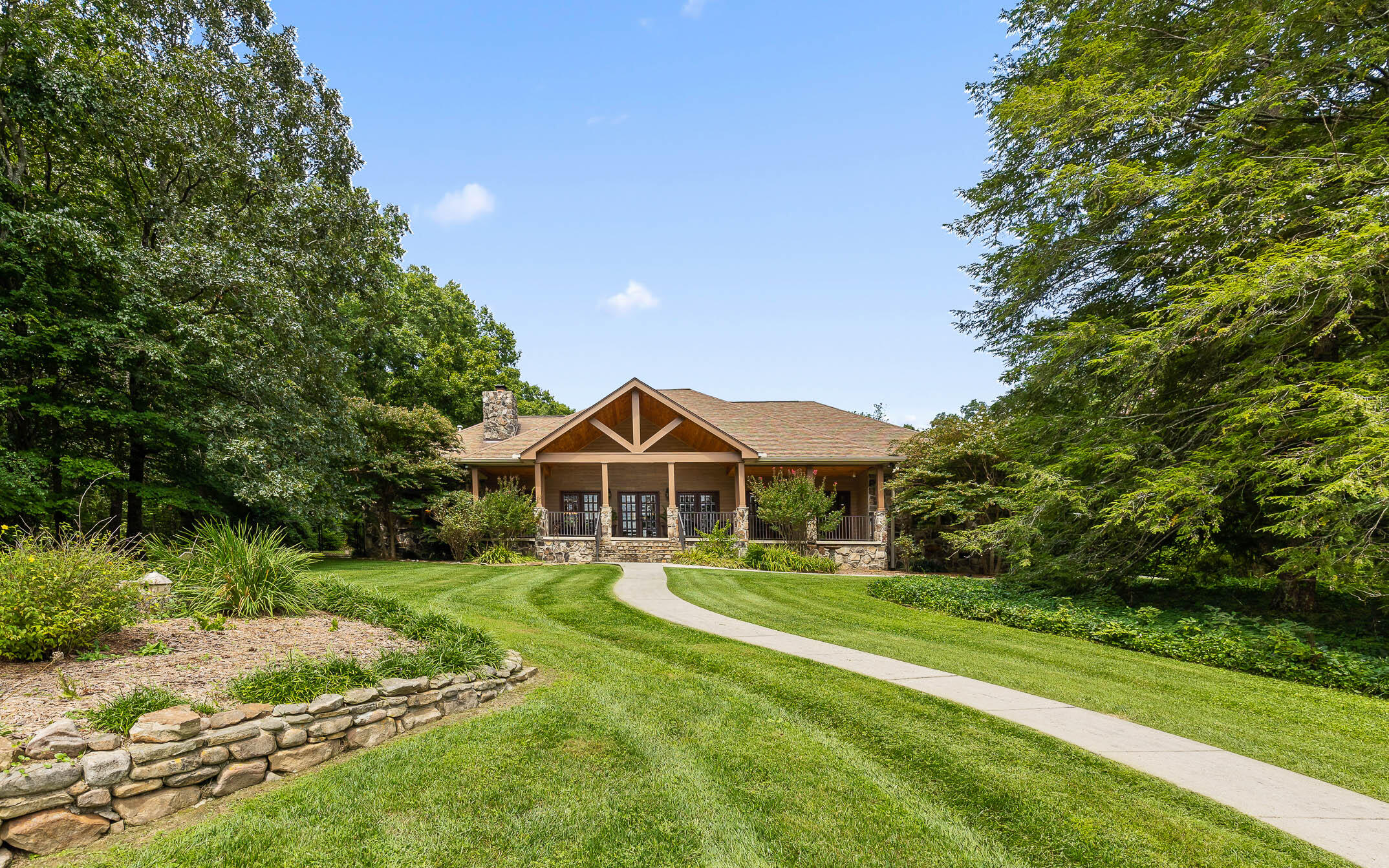 2613 Corral Road Signal Mountain, TN 37377 - Photo 2 of 79 Corral-50