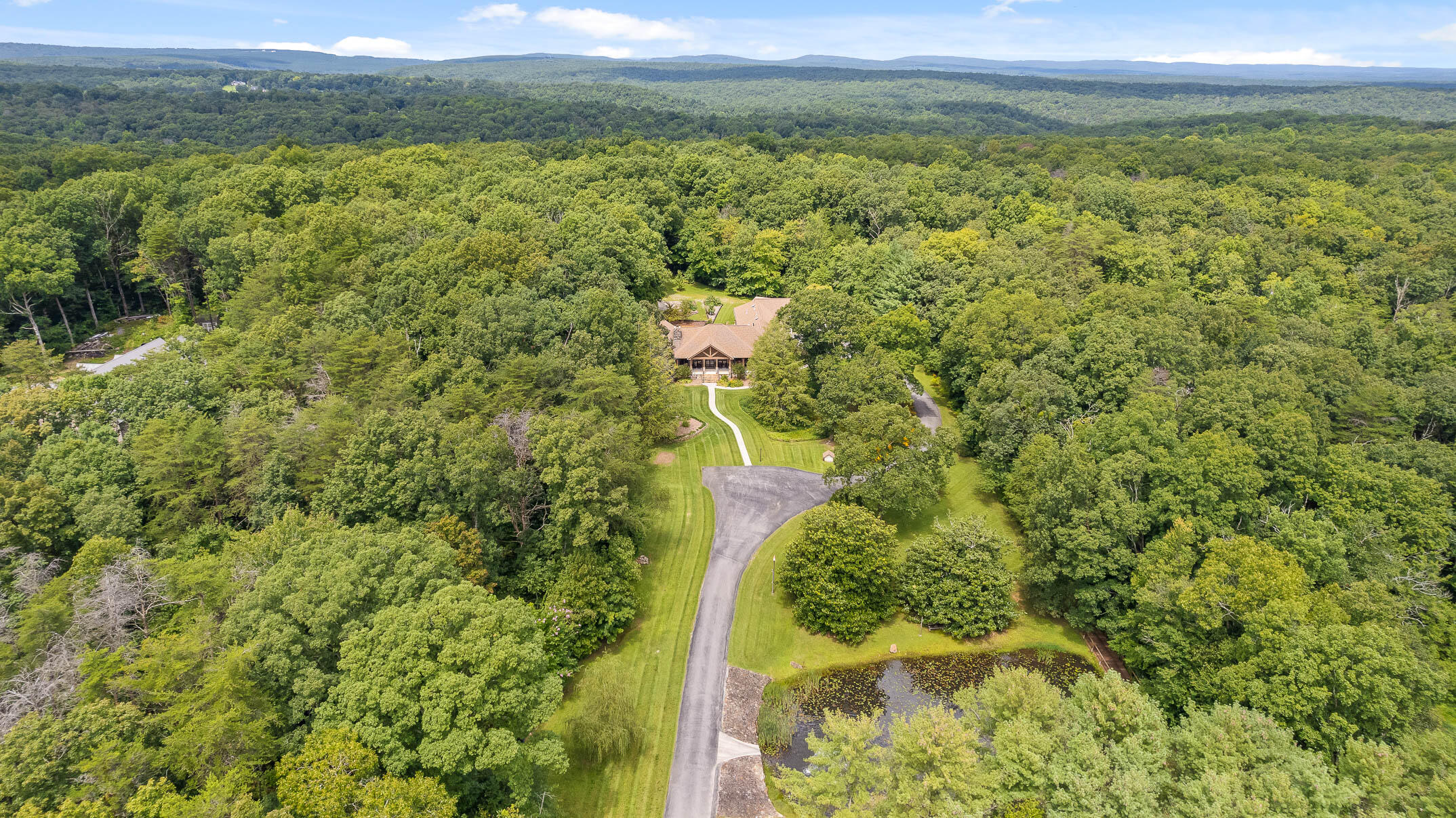 2613 Corral Road Signal Mountain, TN 37377 - Photo 9 of 79 Corral-69
