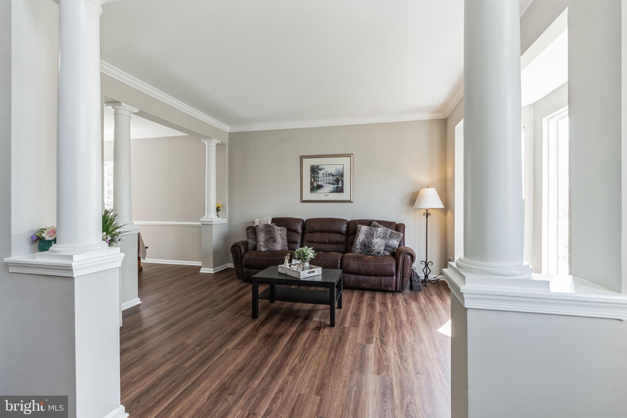 18282 Maple Spring Court Leesburg, VA 20176 - Photo 3 of 62 Gallery Image 3
