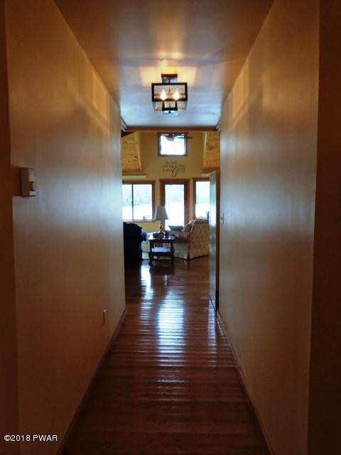 207 Silkmans Road Lake Ariel, PA 18436 - Photo 31 of 39 Hallway