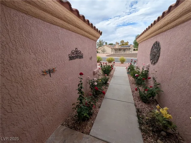 $1,900 | 9729 Buckhorn Drive, Las Vegas, NV 89134