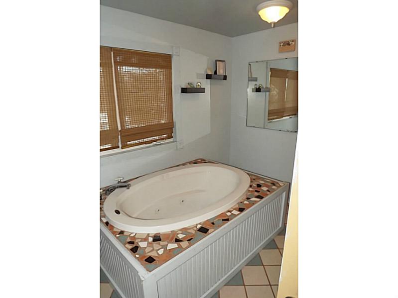 199 Old County Road Smithfield, RI 02917 - Photo 14 of 21 Bathroom.