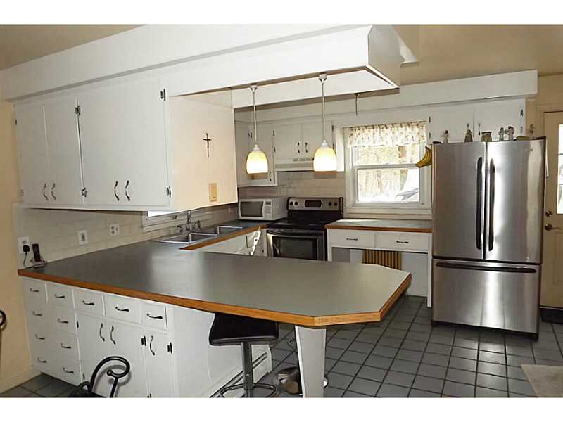 199 Old County Road Smithfield, RI 02917 - Photo 3 of 21 Kitchen.