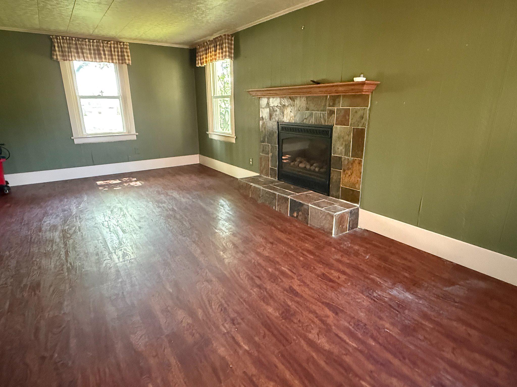 301 Ebenezer Road Lebanon, PA 17046 - Photo 11 of 37 Propane FP in LR