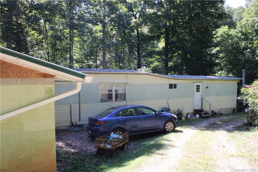 24 Boxturtle Road Candler, NC 28715 - Photo 12 of 32 Gallery Image 12