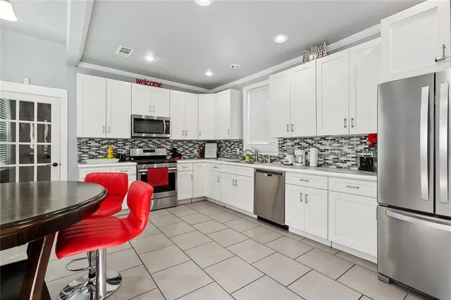 $1,995 | 2104 Iberville Street, New Orleans, LA 70112