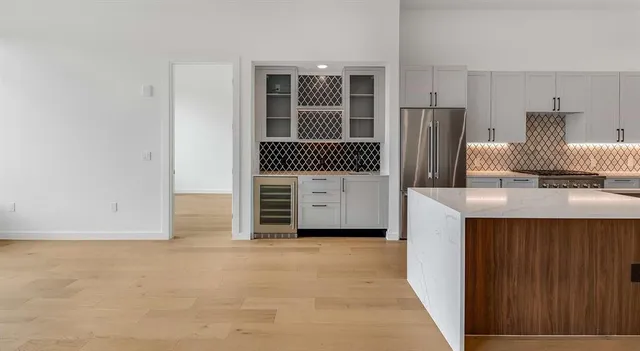 $8,220 | 2620 Maple Avenue, Unit 1105, Dallas, TX 75201