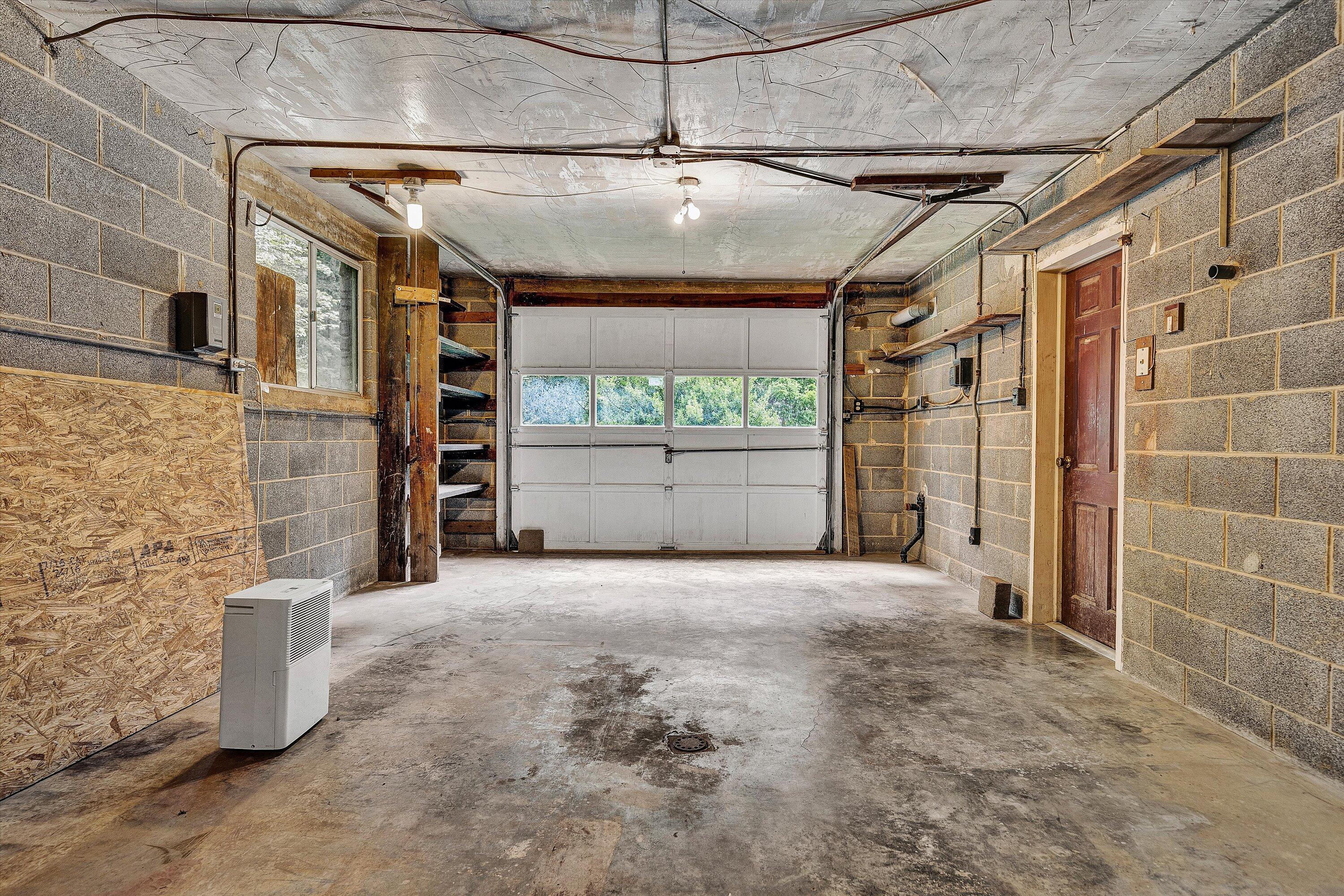 4463 Nemmo Road Vinton, VA 24179 - Photo 21 of 34 a view of empty room with windows