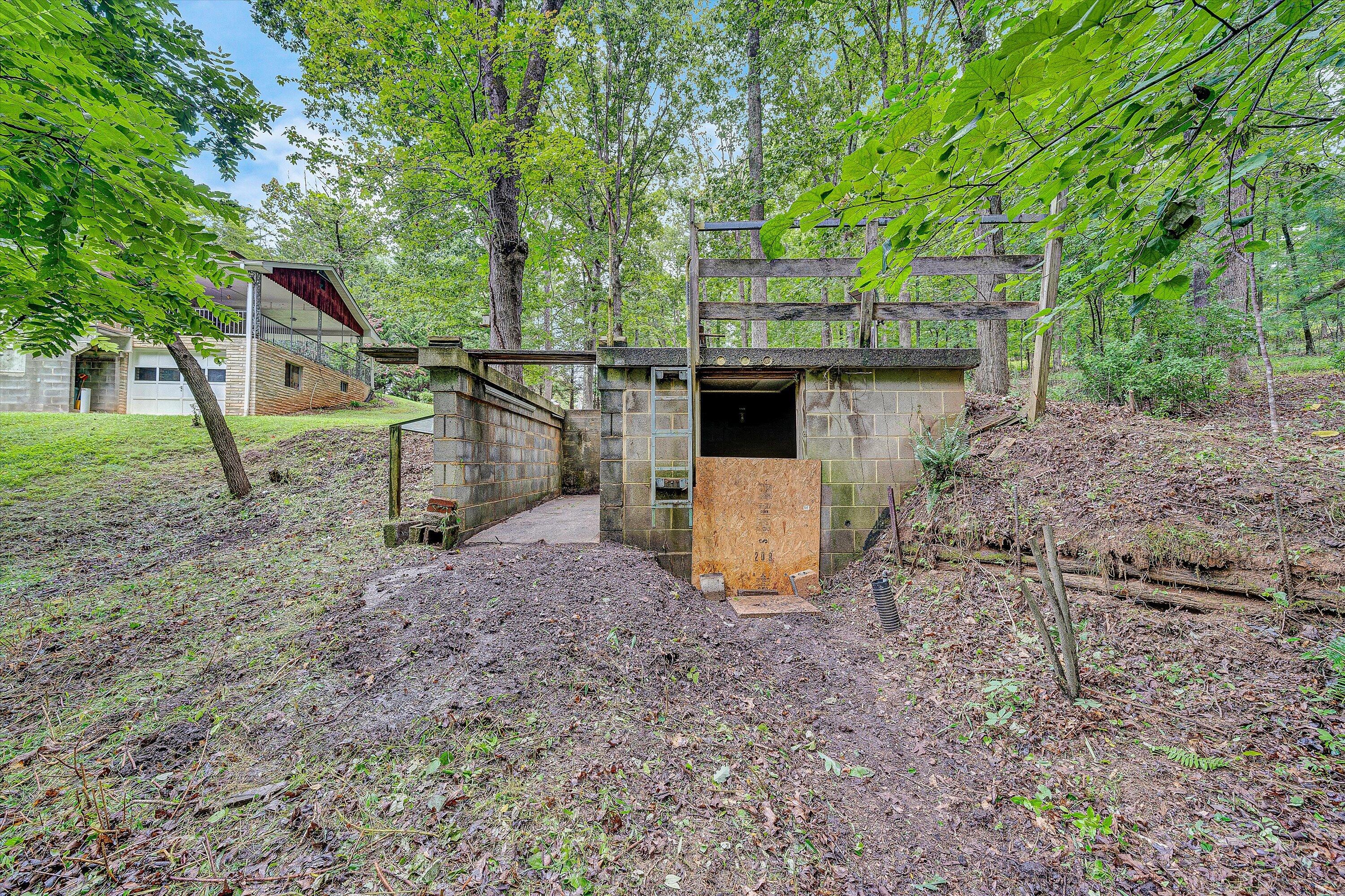 4463 Nemmo Road Vinton, VA 24179 - Photo 27 of 34 a view of a outdoor space with a sink