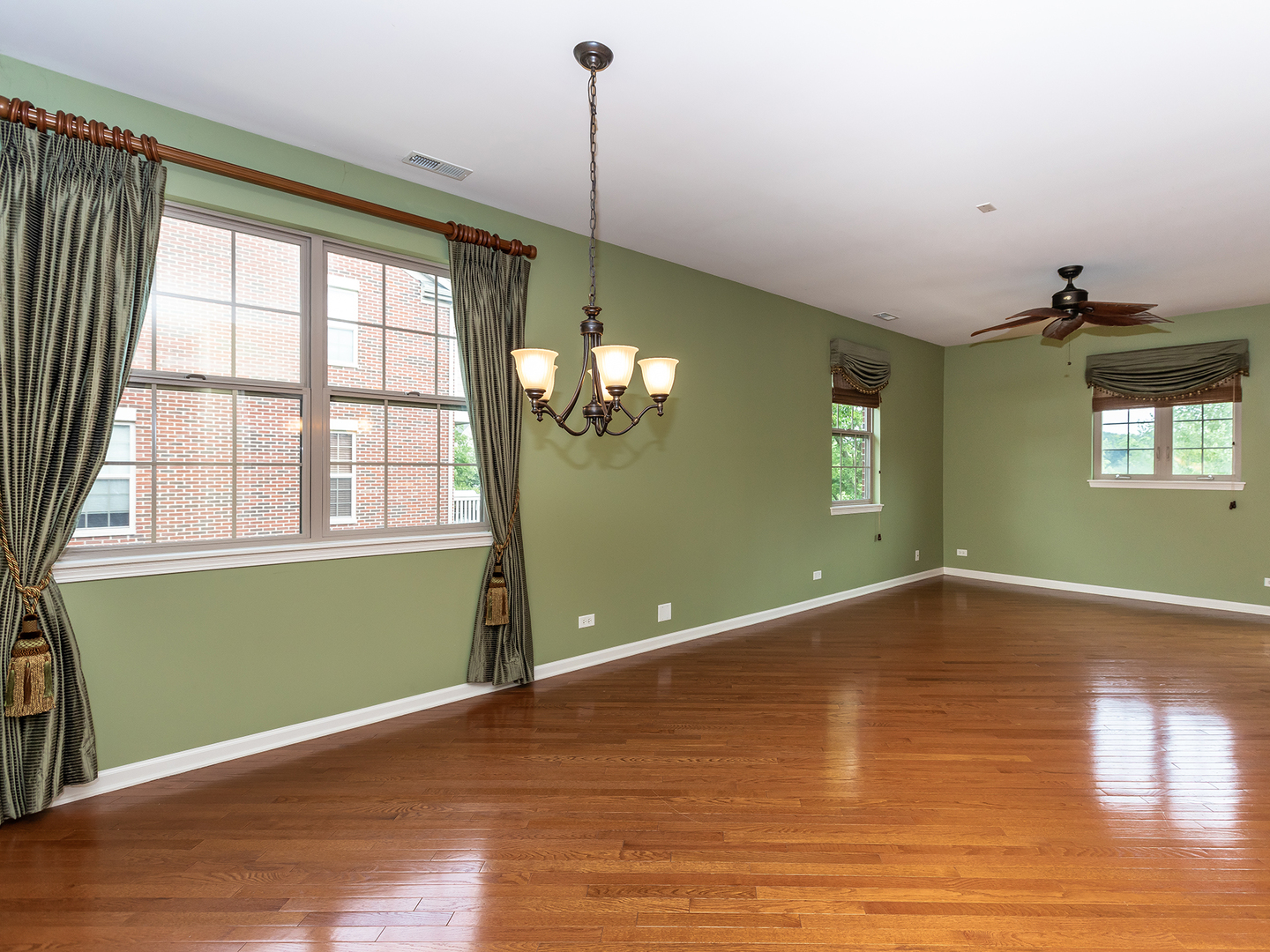 27W729 Hodges Way Winfield, IL 60190 - Photo 5 of 21