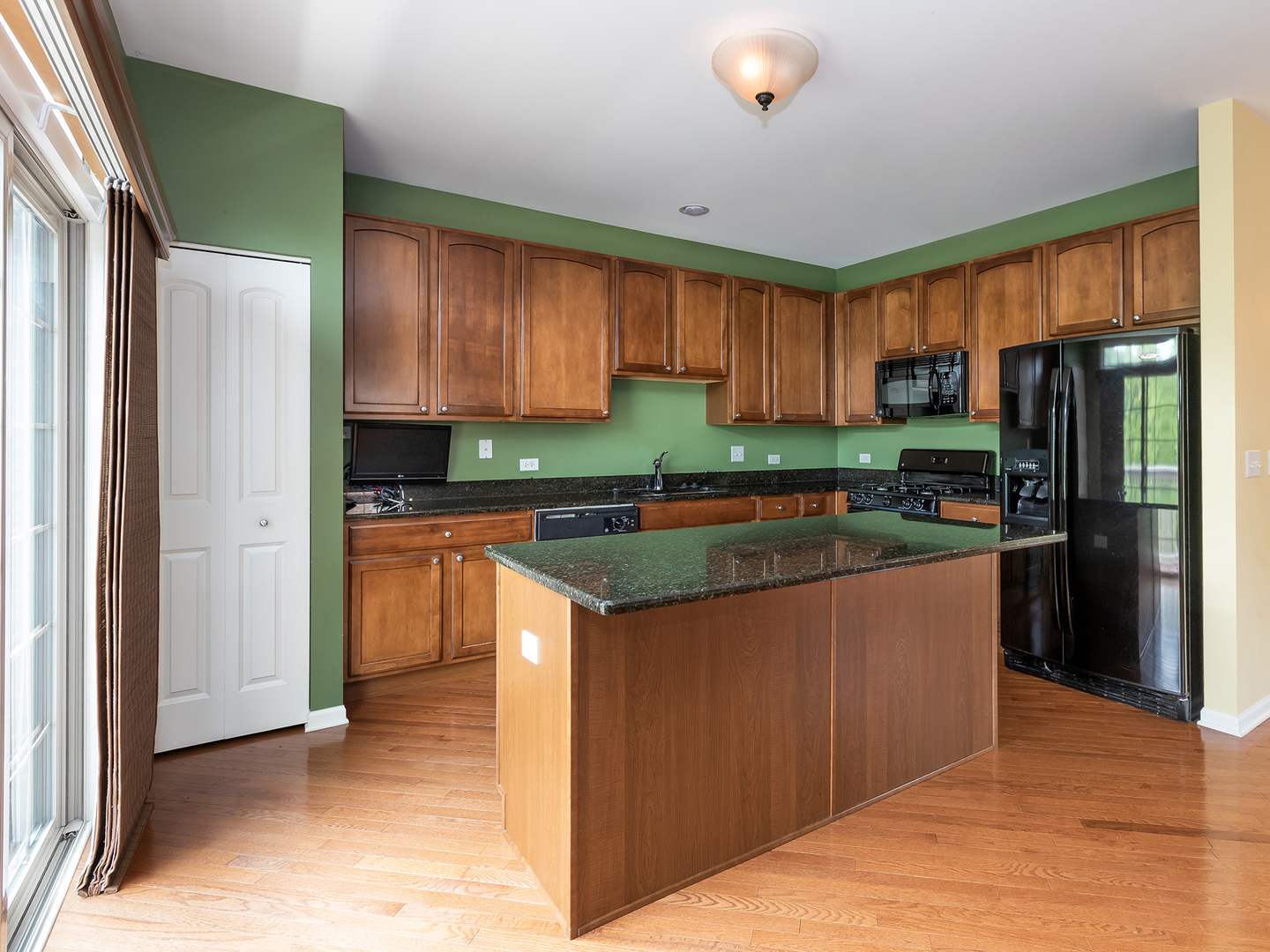 27W729 Hodges Way Winfield, IL 60190 - Photo 8 of 21