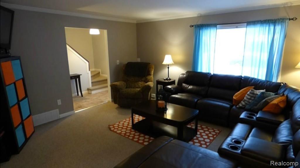 41474 Hanford Road Canton, MI 48187 - Photo 14 of 32 Livingroom3.jpg