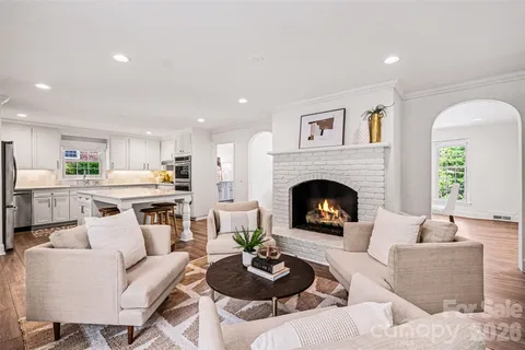 $1,290,000 | 7010 Terrace Drive, Charlotte, NC 28211
