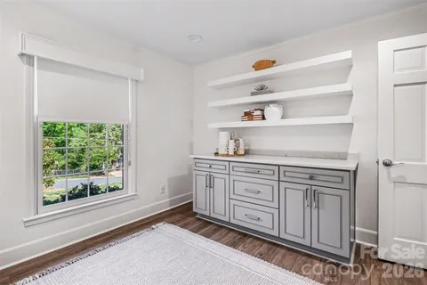 $1,290,000 | 7010 Terrace Drive, Charlotte, NC 28211