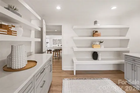 $1,290,000 | 7010 Terrace Drive, Charlotte, NC 28211