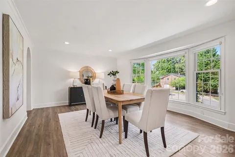 $1,290,000 | 7010 Terrace Drive, Charlotte, NC 28211