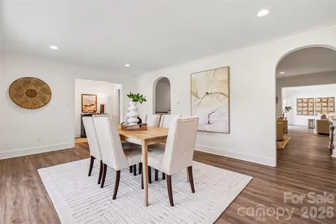 $1,290,000 | 7010 Terrace Drive, Charlotte, NC 28211