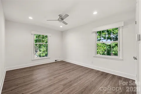 $1,290,000 | 7010 Terrace Drive, Charlotte, NC 28211