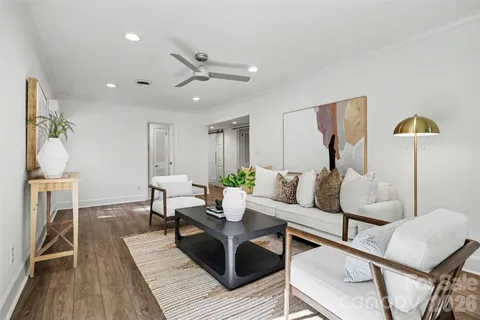 $1,290,000 | 7010 Terrace Drive, Charlotte, NC 28211