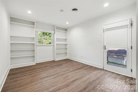 $1,290,000 | 7010 Terrace Drive, Charlotte, NC 28211