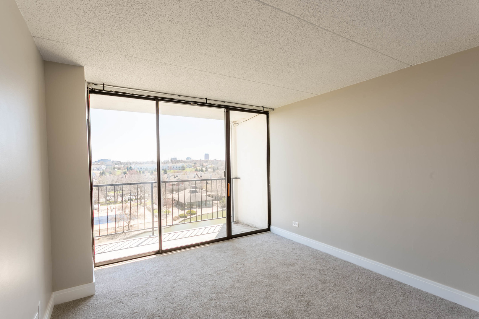 2015 South Finley Road, Unit 701 Lombard, IL 60148 - Photo 18 of 27