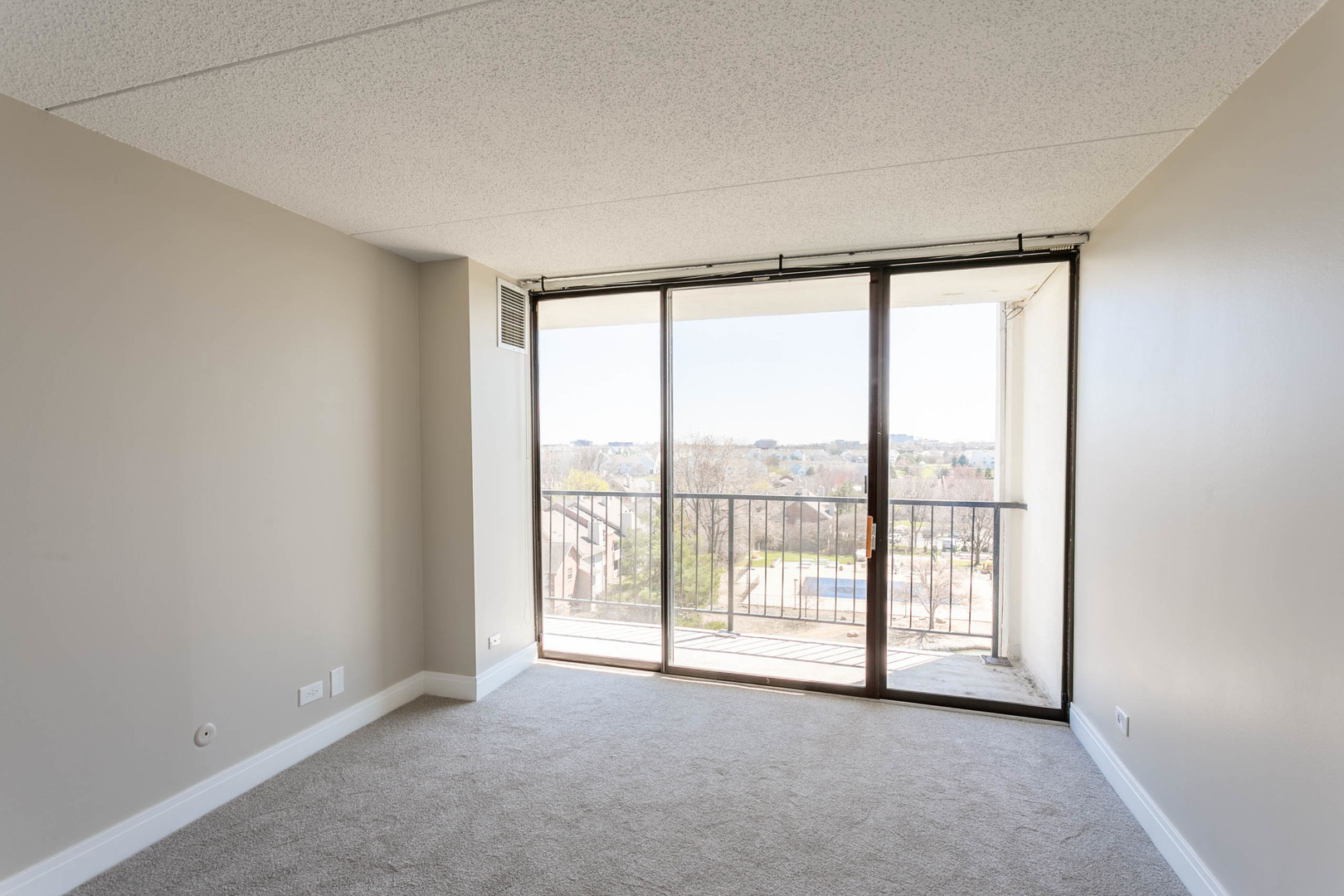 2015 South Finley Road, Unit 701 Lombard, IL 60148 - Photo 8 of 27